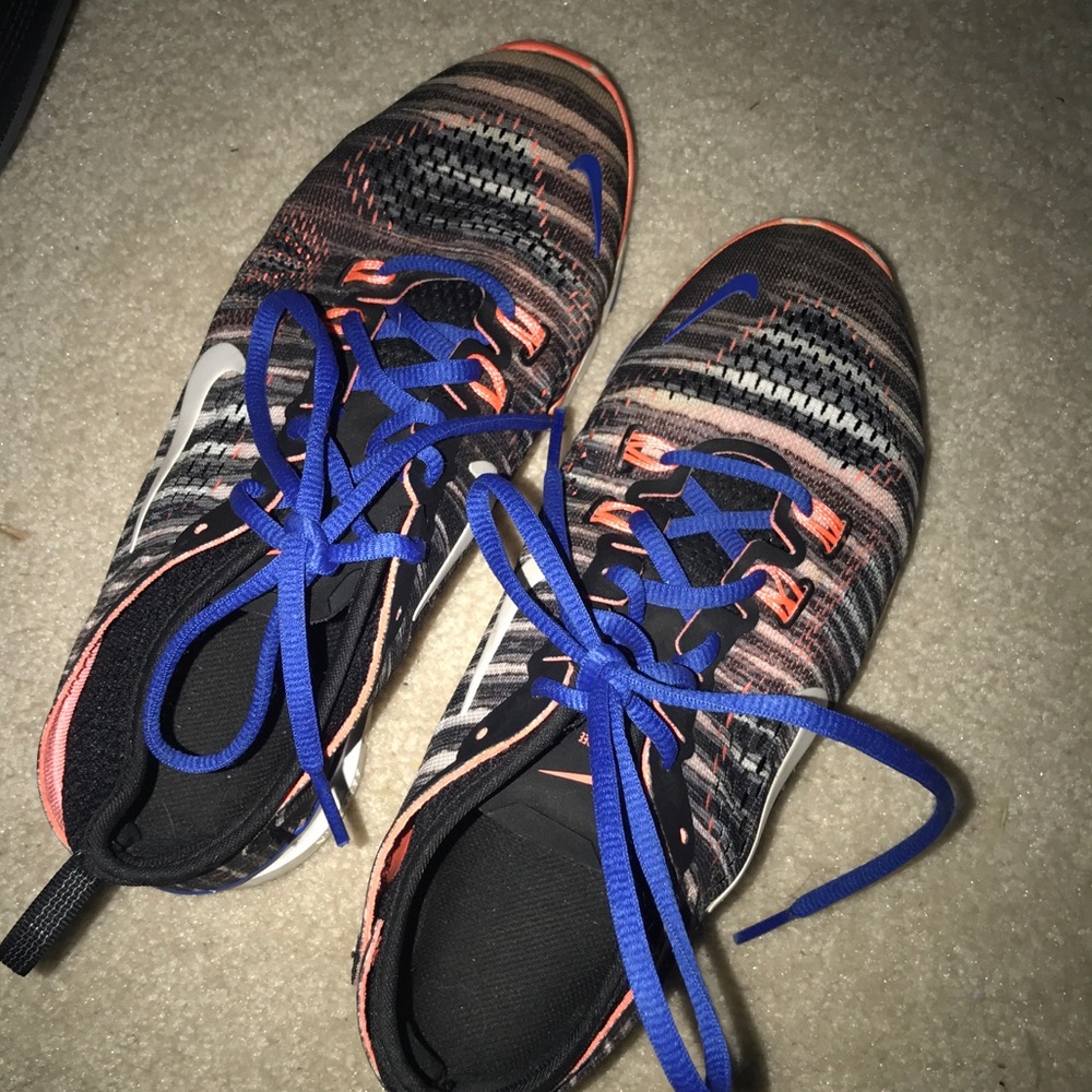 Nike Tennis Shoes
